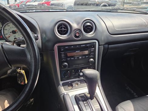 Used 2003 MAZDA MX-5 Miata RWD image 13
