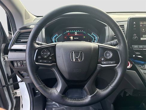 Used 2024 Honda Odyssey Elite image 11