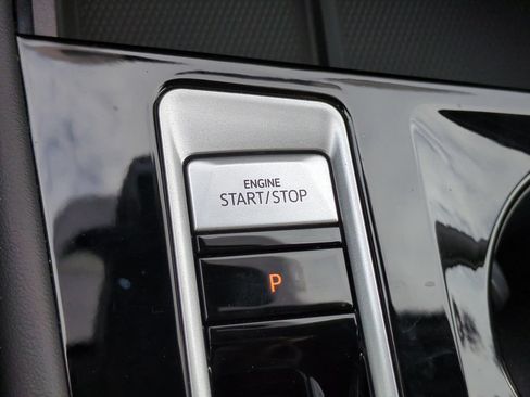 Used 2024 Volkswagen Atlas SE FWD image 22