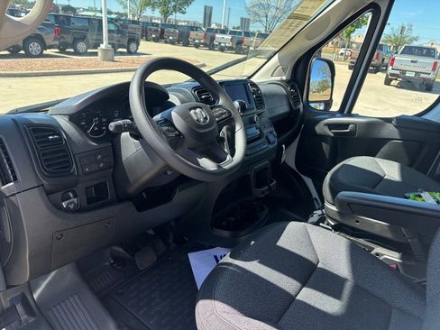 Used 2024 RAM ProMaster 2500 w/ Convenience Group FWD image 6
