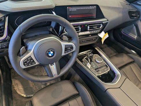 Used 2025 BMW Z4 M40i w/ Premium Package RWD image 3