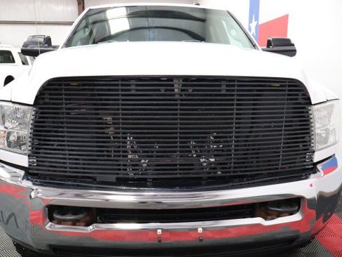 Used 2015 RAM 3500 SLT AWD/4WD image 16