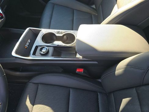 Used 2026 Chevrolet Equinox LT w/ Convenience Package II image 28