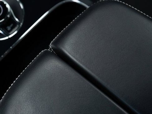 Certified 2021 Bentley Bentayga image 34