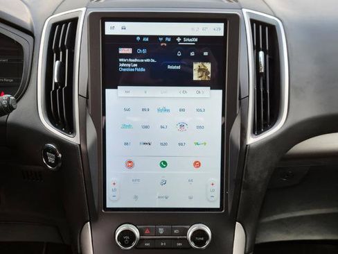 Certified 2024 Ford Edge SE image 21