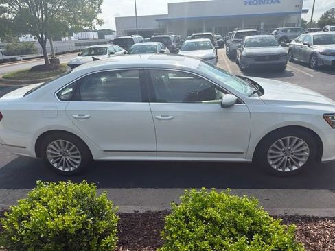 Used 2016 Volkswagen Passat 1.8T SE FWD image 5