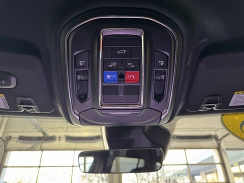 Used 2025 Jeep Grand Cherokee Limited image 21