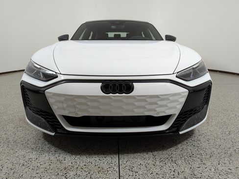 New 2026 Audi RS e-tron GT performance image 2