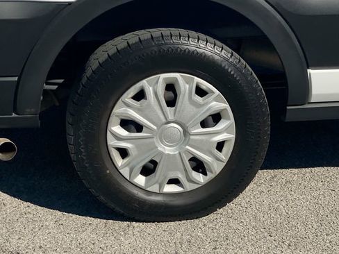 Used 2023 Ford Transit 350 XLT image 34