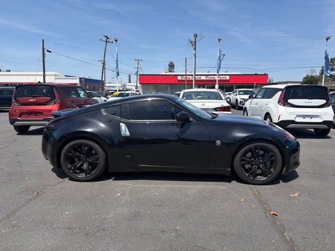 Used 2011 Nissan 370Z Touring w/ Sport Pkg RWD image 4