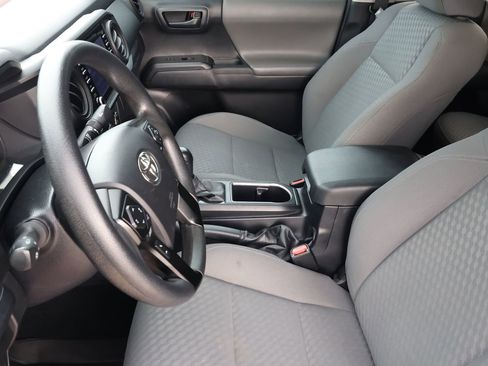 Used 2022 Toyota Tacoma SR AWD/4WD image 13