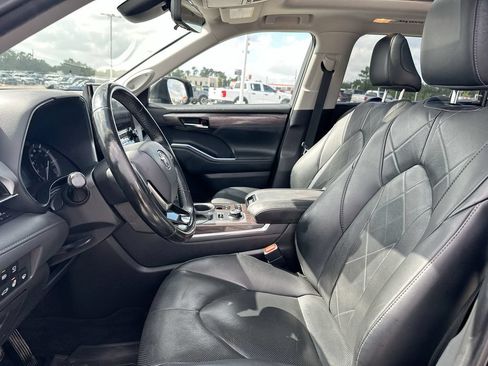 Used 2021 Toyota Highlander Platinum AWD/4WD image 8