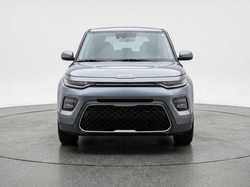 Used 2025 Kia Soul LX w/ LX Technology Package FWD image 2
