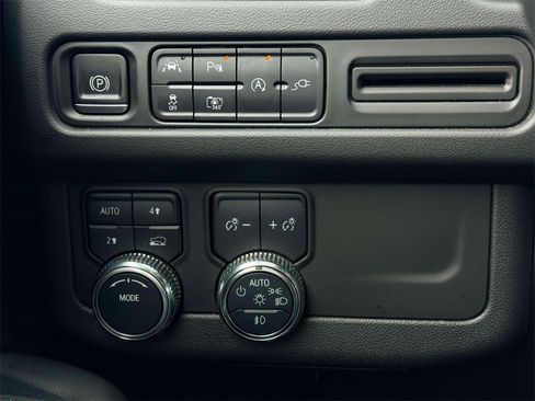 Used 2022 GMC Yukon XL SLT w/ SLT Luxury Package image 19