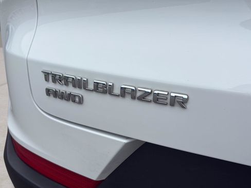 Used 2024 Chevrolet TrailBlazer LS AWD/4WD image 14