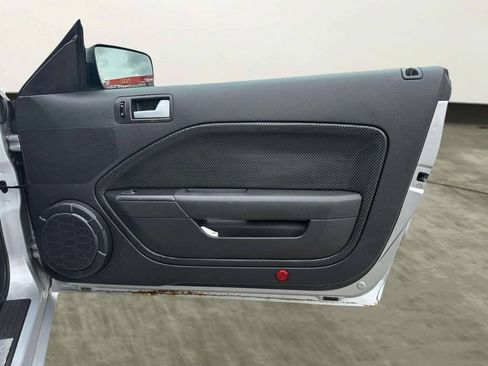Used 2006 Ford Mustang GT RWD image 15