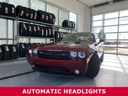 Used 2014 Dodge Challenger R/T image 2
