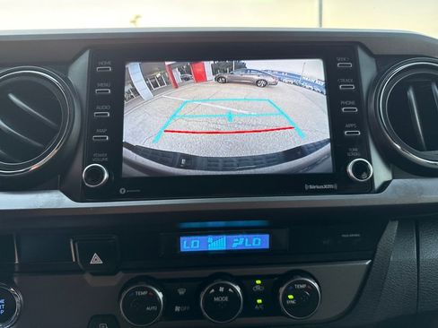 Used 2022 Toyota Tacoma TRD Off-Road image 21