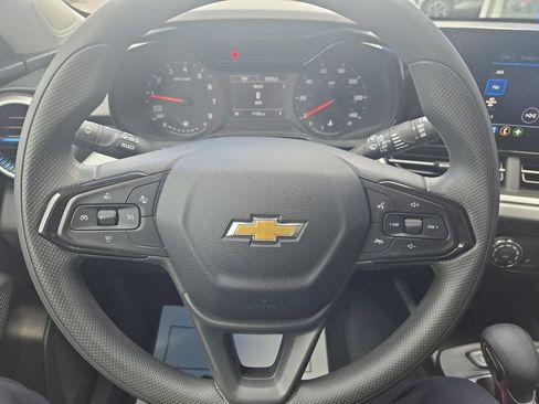 Certified 2024 Chevrolet Trax LS w/ LS Convenience Package FWD image 14