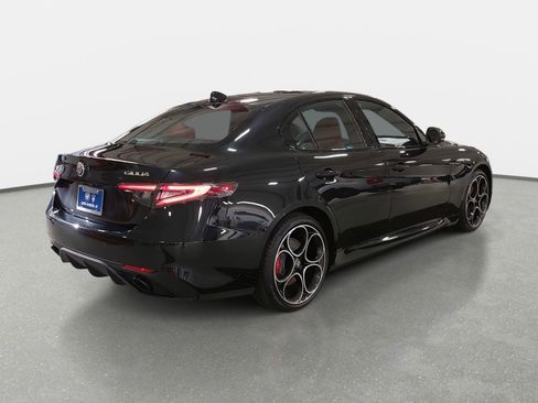 New 2025 Alfa Romeo Giulia w/ Veloce Package Rwd image 5