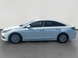 Used 2017 Hyundai Sonata SE image 2