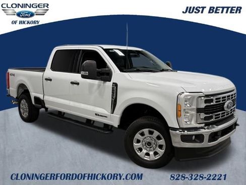 Used 2023 Ford F250 XLT image 1