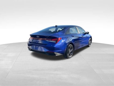 Used 2023 Hyundai Elantra SEL FWD image 7
