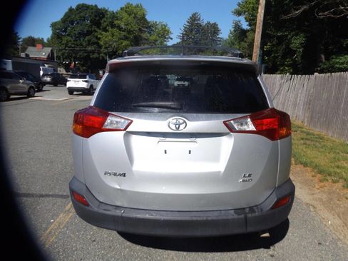 Used 2014 Toyota RAV4 LE AWD/4WD image 4