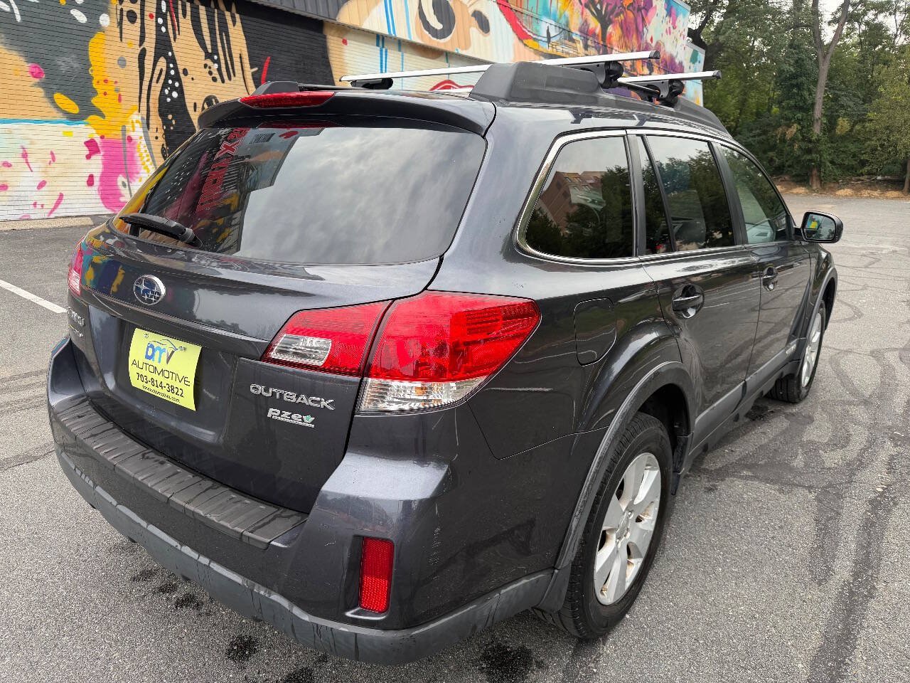 Used 2011 Subaru Outback 2.5i Premium AWD/4WD image 8