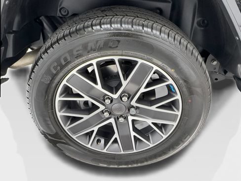 Used 2023 Jeep Wrangler Unlimited Sahara AWD/4WD image 14