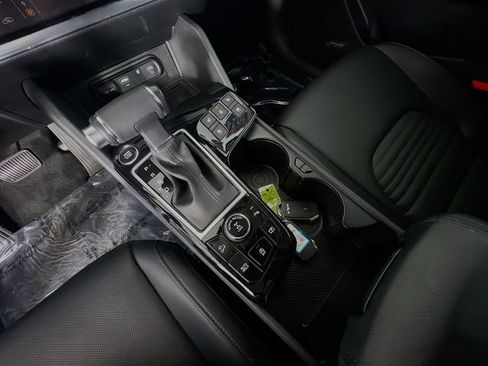 Used 2024 Kia Sportage SX image 25