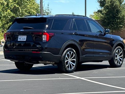 Used 2025 Ford Explorer ST-Line AWD/4WD image 11