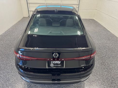 Used 2026 Volkswagen Jetta SEL FWD image 13