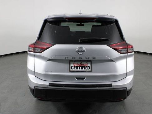 Certified 2025 Nissan Rogue SV image 11