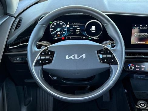 Certified 2024 Kia Niro Wind FWD image 19