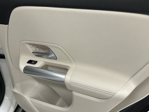 Certified 2025 Mercedes-Benz GLA 250 image 17