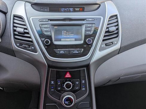 Used 2016 Hyundai Elantra SE w/ Option Group 02 image 12