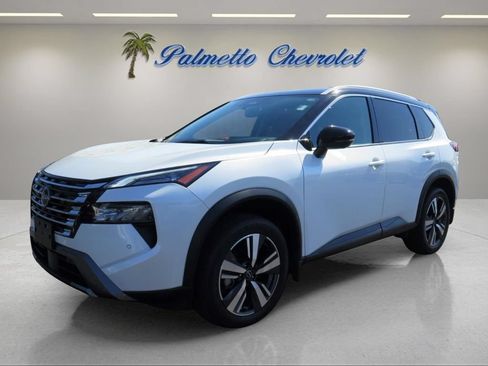 Used 2024 Nissan Rogue SL FWD image 6