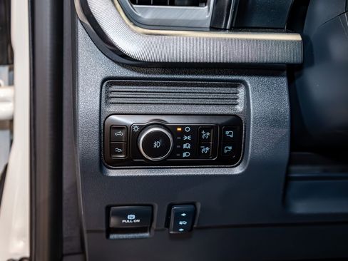 Used 2025 Ford F350 Platinum image 21