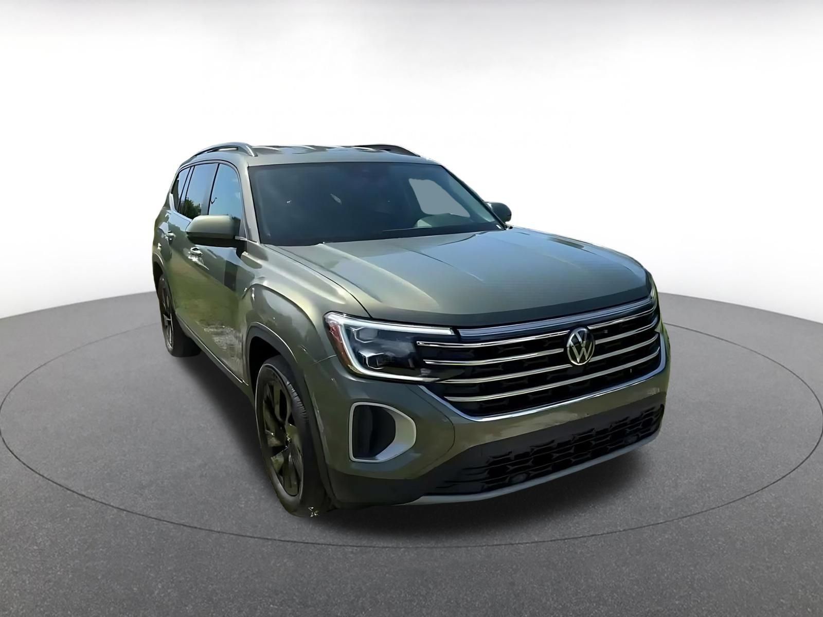 Used 2026 Volkswagen Atlas SE FWD image 3