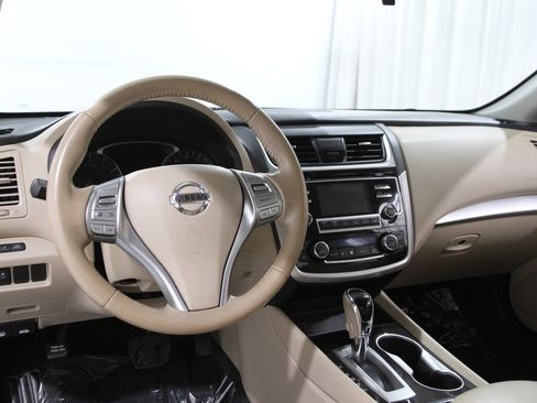 Used 2018 Nissan Altima 2.5 SV image 6