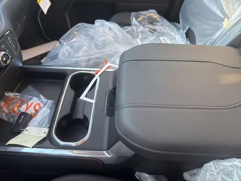 New 2026 GMC Sierra 2500 SLT w/ SLT Premium Package image 23