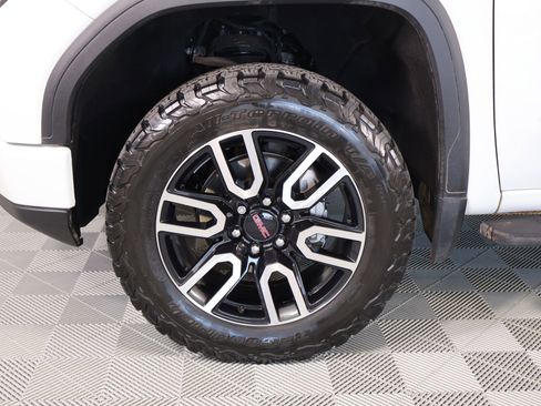 Used 2022 GMC Sierra 1500 AT4 w/ AT4 Preferred Package AWD/4WD image 19