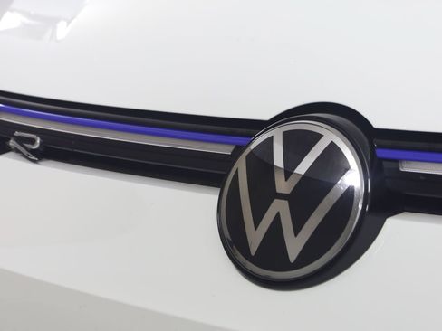 Used 2023 Volkswagen Golf R AWD/4WD image 20