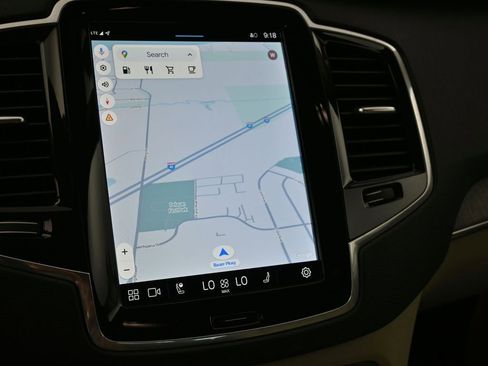 Used 2023 Volvo XC90 B6 Plus image 27