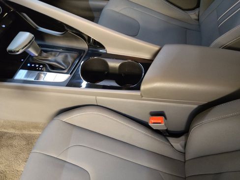 Used 2025 Hyundai Elantra SEL image 26