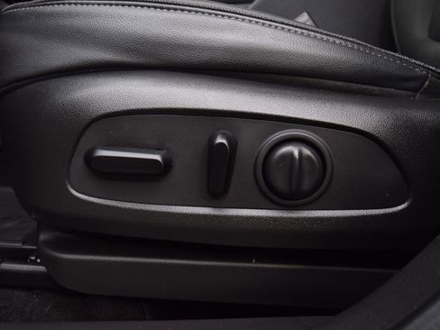 Used 2020 Buick Encore GX Select w/ Sport Touring Package image 27