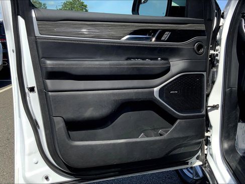 Used 2022 Jeep Wagoneer Series II image 20