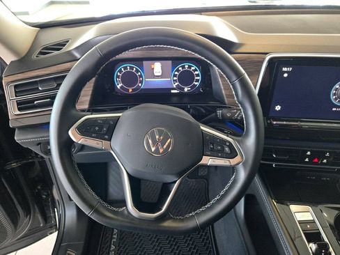 Used 2024 Volkswagen Atlas SEL AWD/4WD image 34