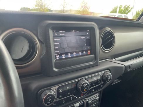 Used 2021 Jeep Gladiator Sport AWD/4WD image 16